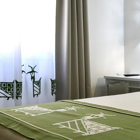 Nocleg ze śniadaniem Noon 3*